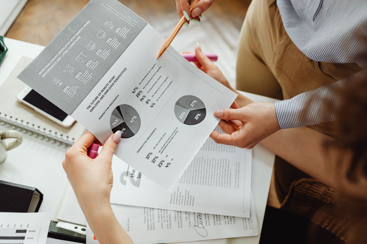 GRI và ISSB khác nhau thế nào — bảng so sánh — GROW Network Vietnam